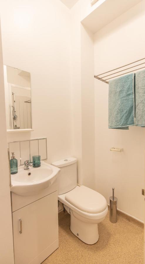 Cosy Modern Apartment, Grand Victorian Building, 5 Mins To Centre Coventry