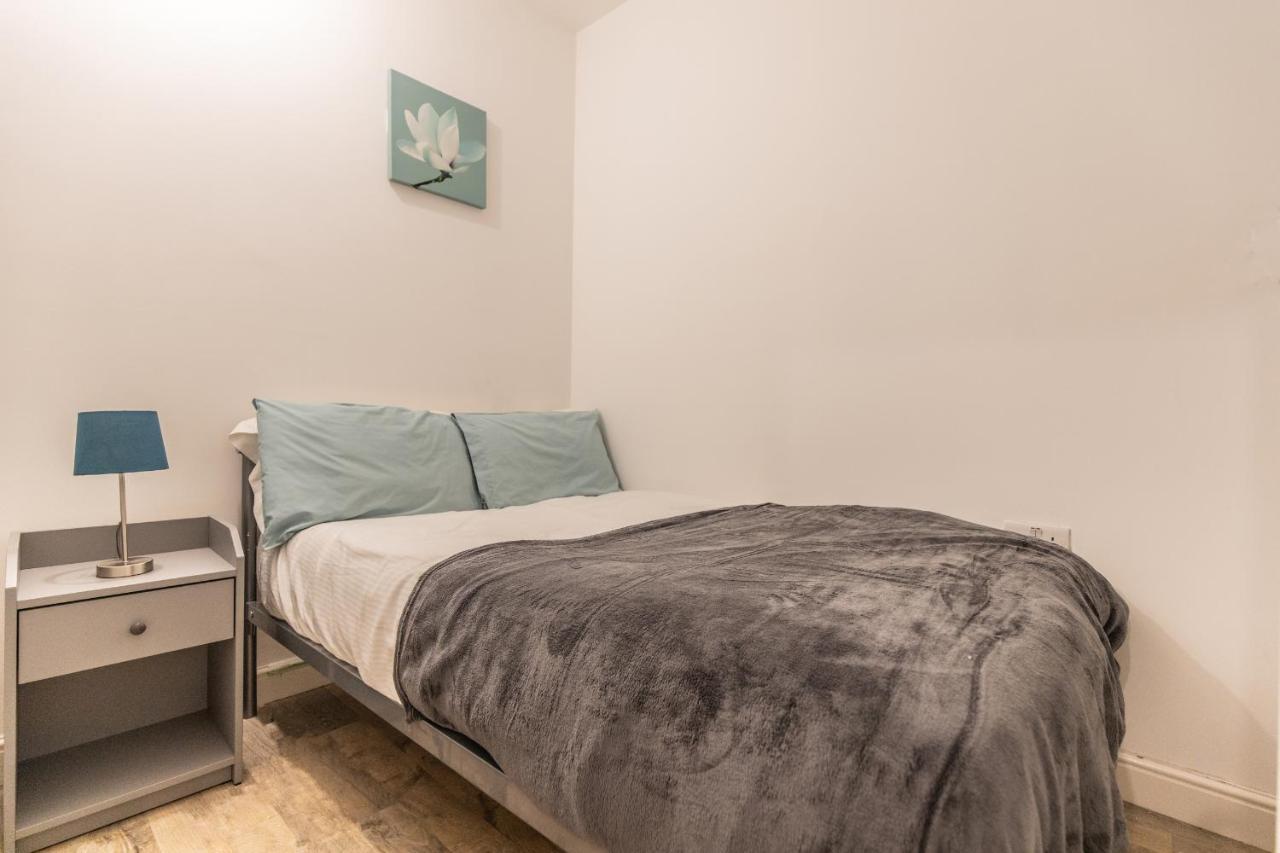 Apartment Cosy Modern Apartment, Grand Victorian Building, 5 Mins To Centre *